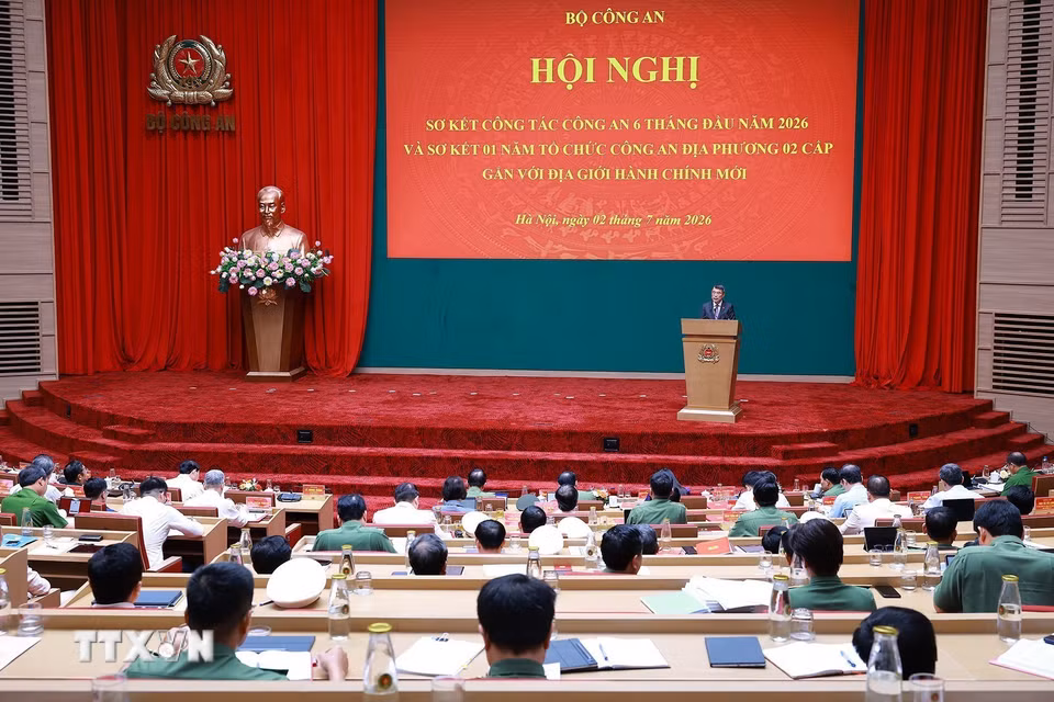 Thủ tướng Lê Minh Hưng chỉ đạo Hội nghị sơ kết công tác công an 6 tháng đầu năm 2026. (Ảnh: Dương Giang/TTXVN)