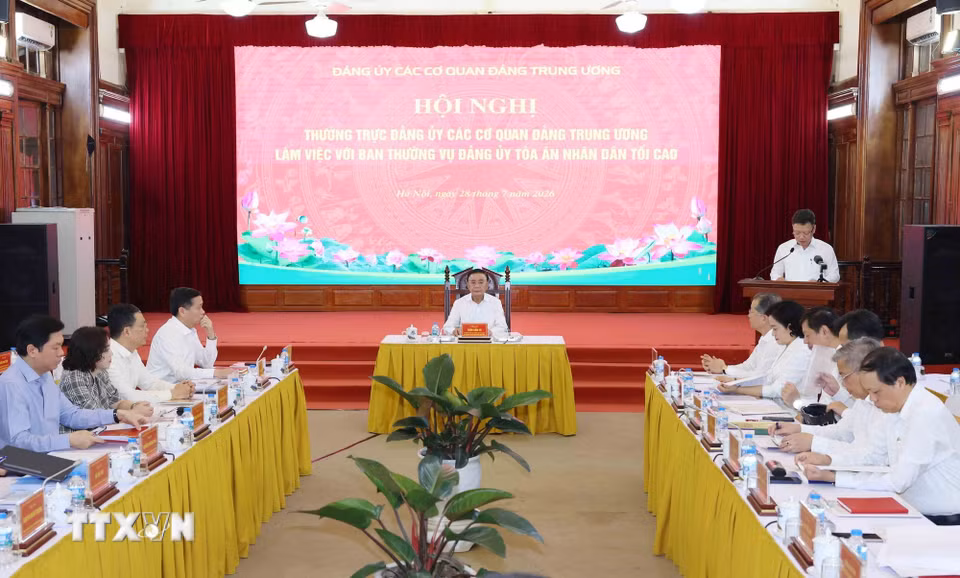 Hội nghị Thường trực Đảng ủy các cơ quan Đảng Trung ương làm việc với Ban Thường vụ Đảng ủy Tòa án Nhân dân Tối cao. (Ảnh: Phương Hoa/TTXVN)