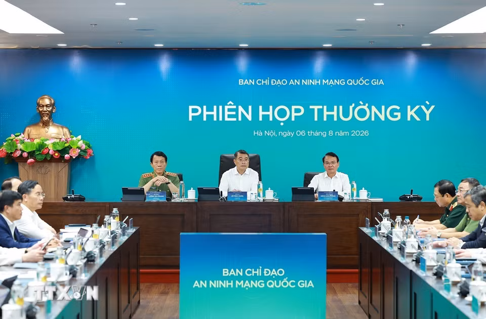Thủ tướng Lê Minh Hưng, Trưởng Ban Chỉ đạo An ninh mạng Quốc gia chủ trì cuộc họp thường kỳ của Ban Chỉ đạo. (Ảnh: Dương Giang/TTXVN)