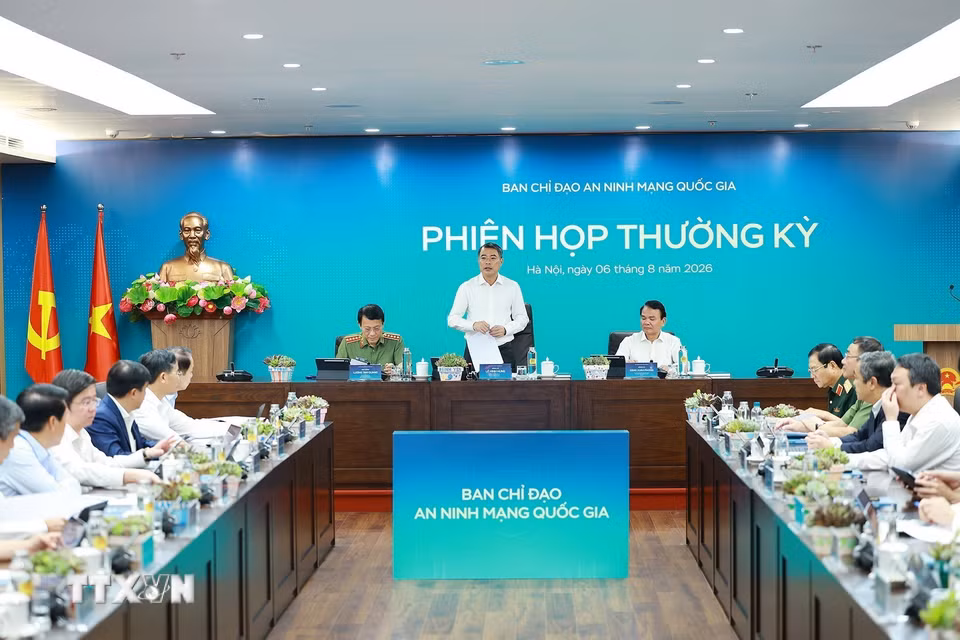 Thủ tướng Lê Minh Hưng, Trưởng Ban Chỉ đạo An ninh mạng Quốc gia chủ trì cuộc họp thường kỳ của Ban Chỉ đạo. (Ảnh: Dương Giang/TTXVN)