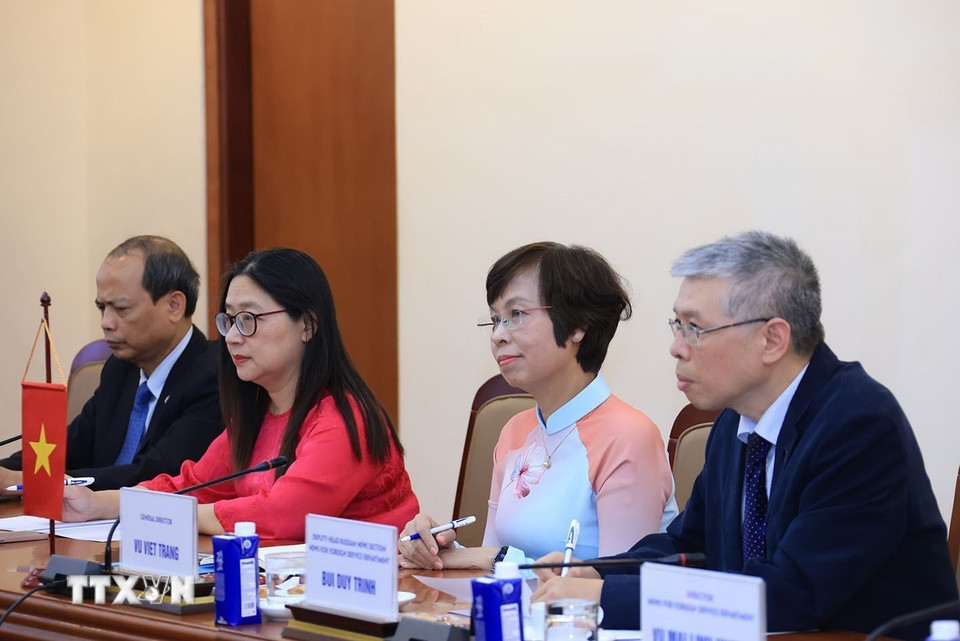 Các đại biểu lãnh đạo TTXVN do Tổng Giám đốc Vũ Việt Trang làm trưởng đoàn tại buổi hội đàm. (Ảnh: Tuấn Anh/TTXVN)