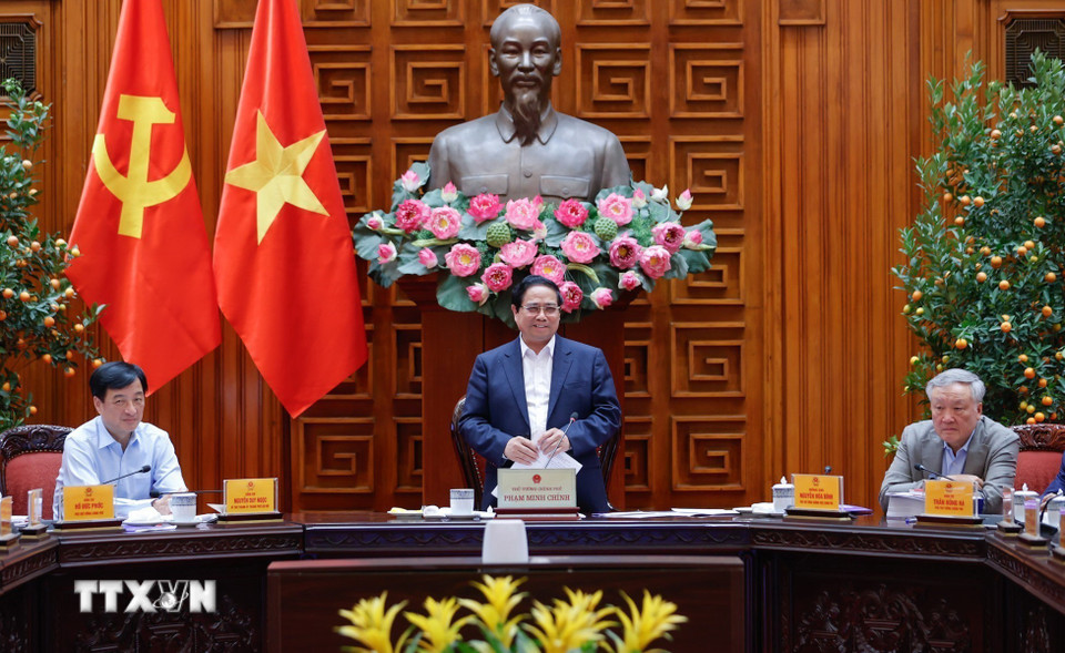 Thủ tướng Phạm Minh Chính chủ trì cuộc làm việc của Thường trực Chính phủ với lãnh đạo thành phố Hà Nội về Quy hoạch tổng thể Thủ đô Hà Nội tầm nhìn 100 năm. (Ảnh: Dương Giang/TTXVN)