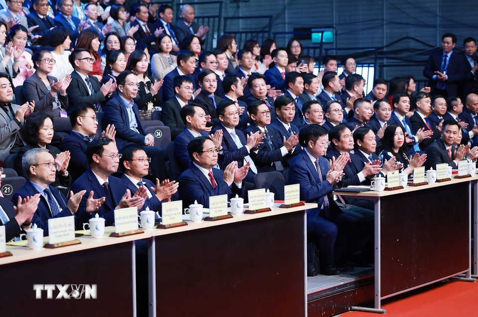 Thủ tướng Phạm Minh Chính dự Hội nghị tổng kết năm 2025 và triển khai nhiệm vụ năm 2026 của Đài Truyền hình Việt Nam. (Ảnh: Dương Giang/TTXVN)