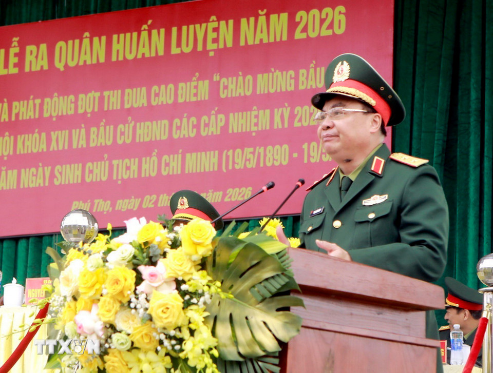 Chính ủy Quân khu 2 Phạm Đức Duyên phát biểu chỉ đạo tại Lễ ra quân huấn luyện năm 2026. (Ảnh: Hoàng Hùng/TTXVN)