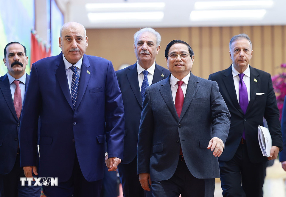 Thủ tướng Phạm Minh Chính hội kiến Chủ tịch Hạ viện Vương quốc Hashemite Jordan Mazen Turki El Qadi. (Ảnh: Dương Giang/TTXVN)