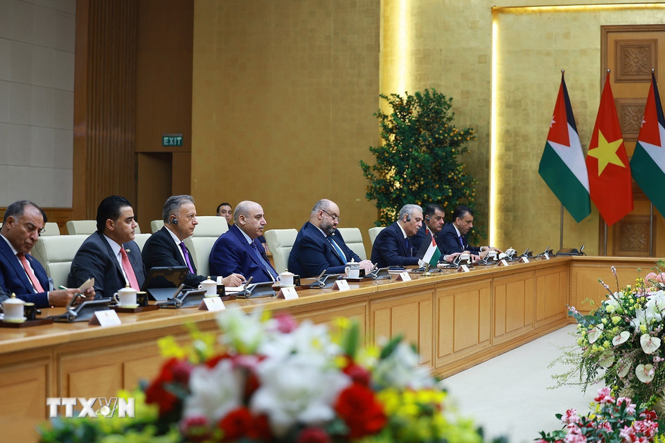 Chủ tịch Hạ viện Vương quốc Hashemite Jordan Mazen Turki El Qadi phát biểu. (Ảnh: Dương Giang/TTXVN)