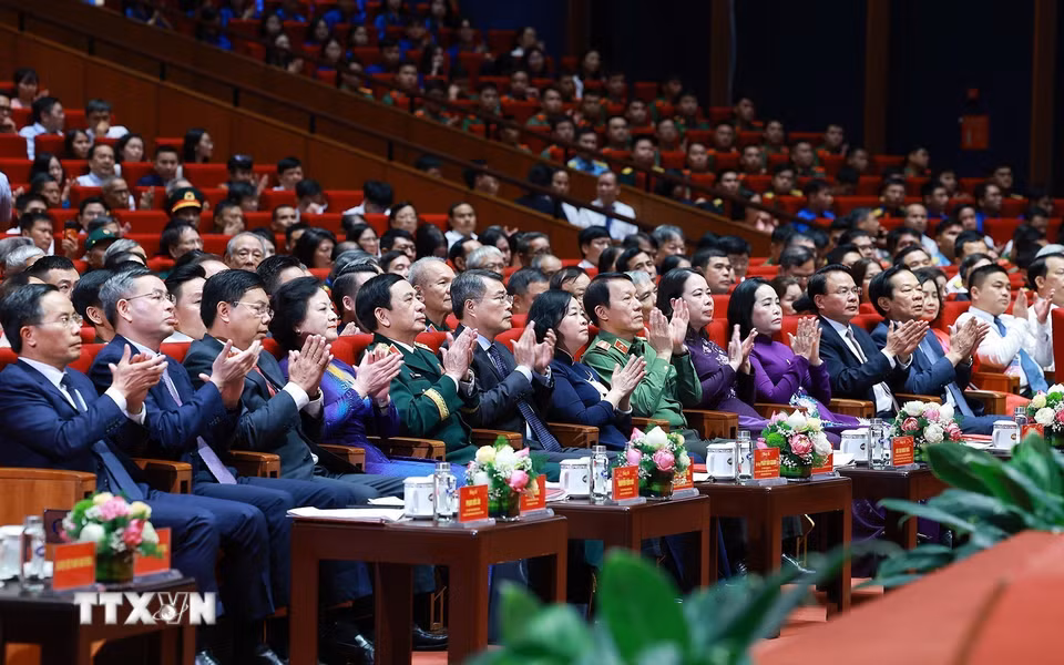 Thủ tướng Lê Minh Hưng và các đại biểu dự Hội nghị Tri ân người có công với cách mạng toàn quốc năm 2026. (Ảnh: Dương Giang/TTXVN)