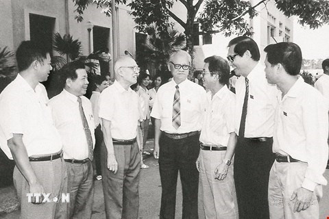 Đại biểu Quốc hội là trí thức dự Kỳ họp thứ nhất, Quốc hội khóa IX, tháng 9/1992. (Ảnh: TTXVN)