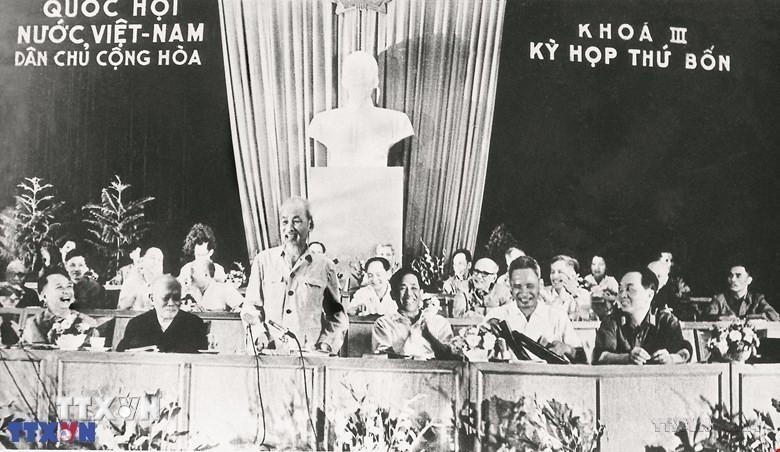 Quốc hội khóa III nhất trí với Báo cáo của Hội đồng Chính phủ và phê chuẩn Nghị quyết của Ủy ban Thường vụ Quốc hội về Kế hoạch nhà nước năm 1968, tại kỳ họp thứ 4 (5/1968). (Ảnh Tư liệu TTXVN)