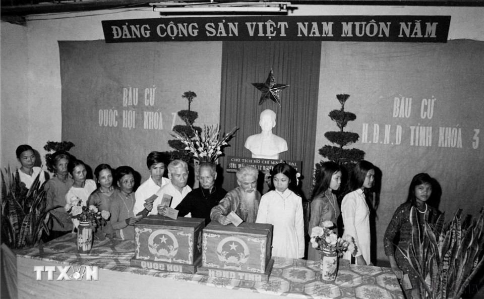 Giáo dân Xứ đạo Phát Diệm (Hà Nam Ninh) bỏ phiếu bầu đại biểu Quốc hội khóa VII, ngày 25/4/1981. (Ảnh: Trần Phác/TTXVN)