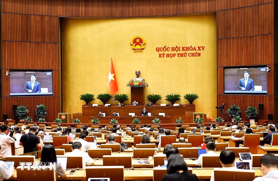 Kỳ họp thứ 9, Quốc hội khóa XV, chiều 12/6/2025, tại Hà Nội, Quốc hội nghe trình bày Tờ trình, Báo cáo thẩm tra về chủ trương đầu tư Dự án đầu tư xây dựng đường vành đai 4 Thành phố Hồ Chí Minh và thảo luận về dự thảo Nghị quyết về Trung tâm Tài chính quốc tế tại Việt Nam. Trong ảnh: Bộ trưởng Bộ Tài chính Nguyễn Văn Thắng phát biểu giải trình, làm rõ một số vấn đề đại biểu Quốc hội nêu. (Ảnh: Doãn Tấn/TTXVN)