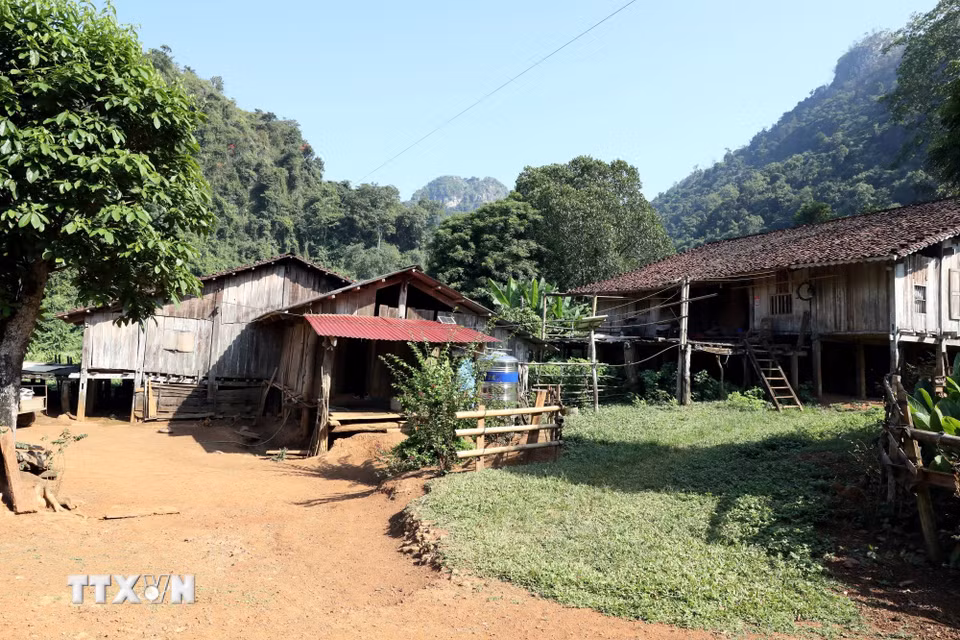 Khung cảnh yên bình của khu dân cư Lân Nóng, thôn Loi, xã Cai Kinh, tỉnh Lạng Sơn. (Ảnh: Văn Đạt/TTXVN)