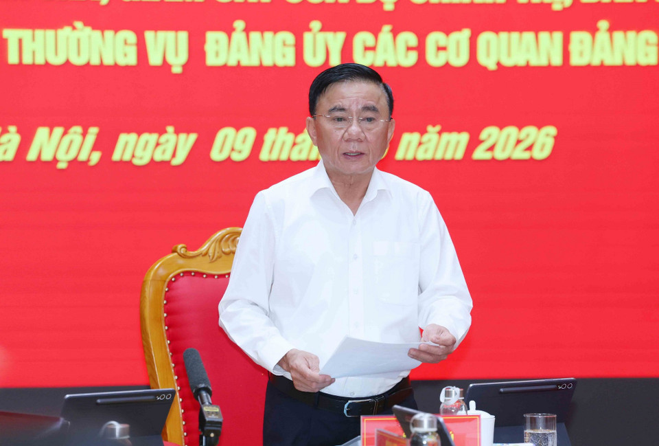 Ông Trần Cẩm Tú, Ủy viên Bộ Chính trị, Thường trực Ban Bí thư, Bí thư Đảng ủy các cơ quan Đảng Trung ương phát biểu tại hội nghị. (Ảnh: Phương Hoa/TTXVN)