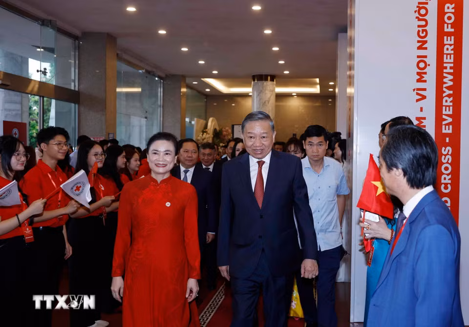 Tổng Bí thư, Chủ tịch nước Tô Lâm đến dự Phiên khai mạc trọng thể Đại hội đại biểu toàn quốc Hội Chữ thập Đỏ Việt Nam lần thứ XII, nhiệm kỳ 2026-2031. (Ảnh: Thống Nhất/TTXVN)