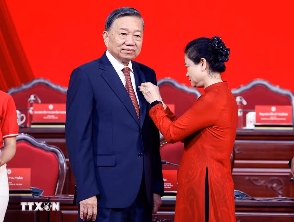 Tổng Bí thư, Chủ tịch nước Tô Lâm giữ cương vị Chủ tịch danh dự Hội Chữ thập Đỏ Việt Nam nhiệm kỳ 2026-2031. (Ảnh: Thống Nhất/TTXVN)