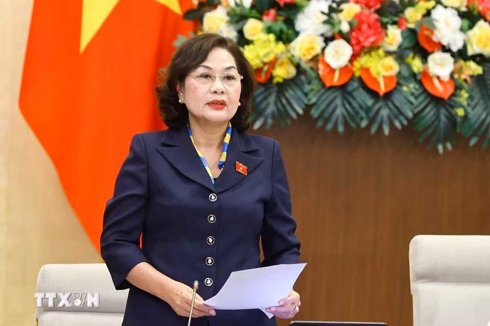 Phó Chủ tịch Quốc hội Nguyễn Thị Hồng điều hành nội dung phiên họp. (Ảnh: Doãn Tấn/TTXVN)