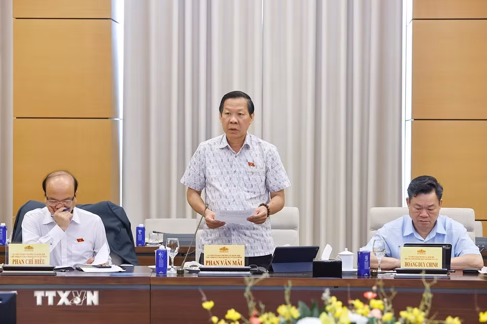Chủ nhiệm Ủy ban Kinh tế và Tài chính của Quốc hội Phan Văn Mãi phát biểu. (Ảnh: Doãn Tấn/TTXVN)