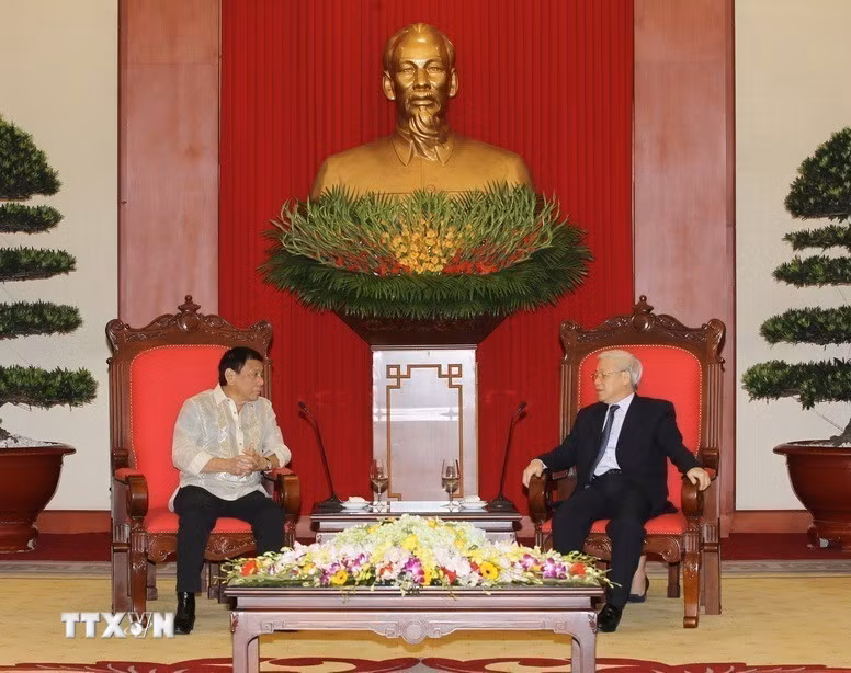 Tổng Bí thư Nguyễn Phú Trọng tiếp Tổng thống Cộng hòa Philippines Rodrigo Duterte thăm chính thức Việt Nam (29/9/2016). (Ảnh: Trí Dũng/TTXVN)