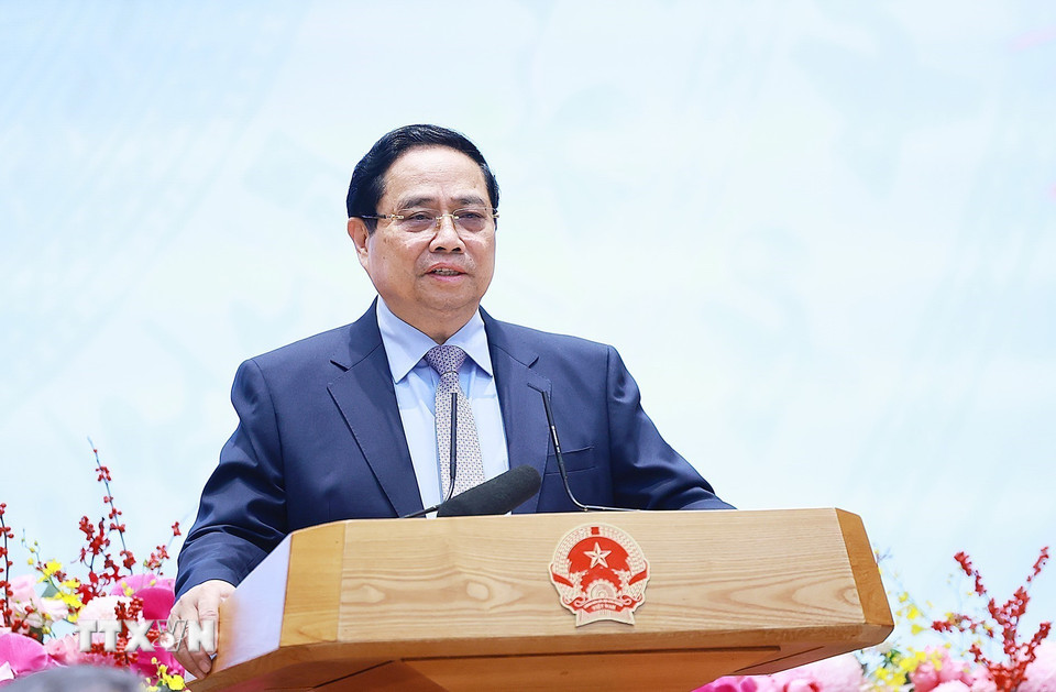 Thủ tướng Phạm Minh Chính chúc Tết lãnh đạo, cán bộ, nhân viên Văn phòng Chính phủ. (Ảnh: Dương Giang/TTXVN)