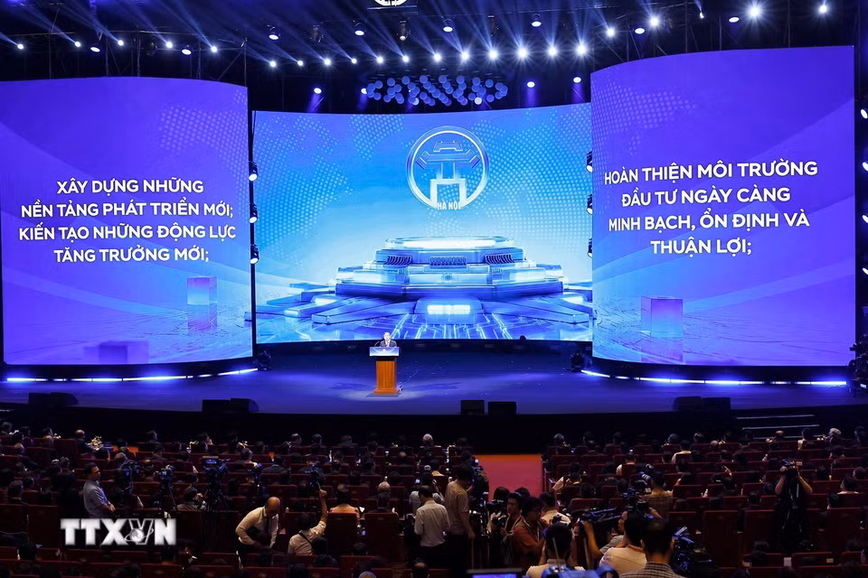 Chủ tịch Ủy ban Nhân dân thành phố Hà Nội Vũ Đại Thắng phát biểu khai mạc và Công bố Quy hoạch tổng thể Thủ đô Hà Nội tầm nhìn 100 năm. (Ảnh: Doãn Tấn/TTXVN)