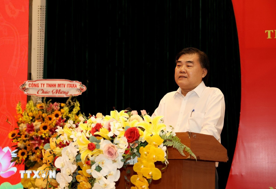 Bí thư Đảng ủy, Giám đốc Trung tâm Thông tin Thông tấn xã Việt Nam khu vực phía Nam Nguyễn Quốc Tuấn phát biểu tại Hội nghị. (Ảnh: Hồng Đạt/TTXVN)