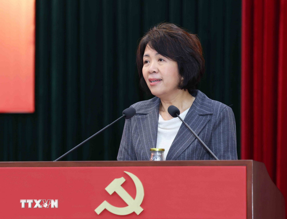 Bà Nguyễn Thị Hoàng Vân, Phó Bí thư Đảng ủy các cơ quan Đảng Trung ương phát biểu tại hội nghị. (Ảnh: Phương Hoa/TTXVN)