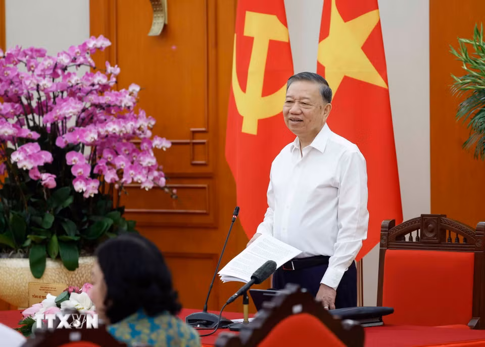 Tổng Bí thư, Chủ tịch nước Tô Lâm, Trưởng Ban Chỉ đạo Trung ương về tổng kết thực tiễn và nghiên cứu sửa đổi, bổ sung Điều lệ Đảng, phát biểu chỉ đạo. (Ảnh: Thống Nhất/TTXVN)