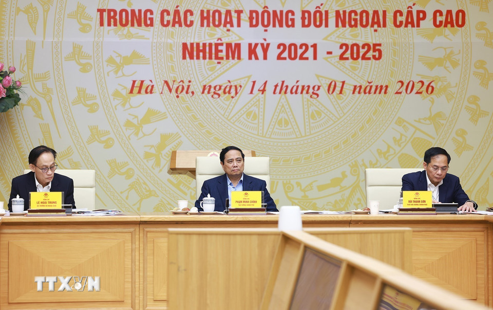 Thủ tướng Phạm Minh Chính chủ trì Hội nghị tổng kết công tác đôn đốc, triển khai các cam kết, thỏa thuận trong các hoạt động đối ngoại cấp cao. (Ảnh: Dương Giang/TTXVN)