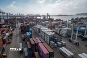 Tổ chức Hợp tác và Phát triển Kinh tế (OECD) ngày 3/6/2026 cảnh báo xung đột tại Trung Đông đang làm suy giảm triển vọng tăng trưởng kinh tế toàn cầu. Trong báo cáo Triển vọng kinh tế mới nhất, OECD dự báo tăng trưởng kinh tế toàn cầu sẽ giảm từ mức 3,4% năm 2025 xuống còn 2,8% vào năm 2026, trước khi phục hồi lên khoảng 3,1% vào năm 2027 trong kịch bản cơ sở. (Ảnh: THX/TTXVN)