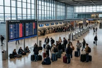 Hành khách tại sân bay Berlin-Brandenburg. (Ảnh: thetraveler)