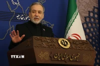 Ngoại trưởng Iran Abbas Araghchi trong cuộc họp báo tại Tehran, ngày 16/3/2026. (Ảnh: THX/TTXVN)