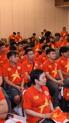 Buổi tọa đàm thu hút sự tham dự của của đông đảo thanh niên, trí thức, doanh nhân Việt Nam tại vùng Kansai, Nhật Bản. (Ảnh: Nguyễn Tuyến/TTXVN)