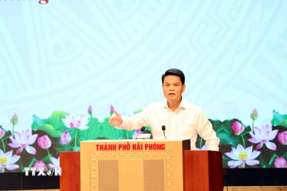 Ủy viên Trung ương Đảng, Bí thư Thành ủy Hải Phòng Lê Ngọc Châu phát biểu tại Hội nghị sơ kết 1 năm vận hành mô hình tổ chức tổng thể của hệ thống chính trị, chính quyền địa phương 2 cấp. (Ảnh: Mạnh Tú/TTXVN)