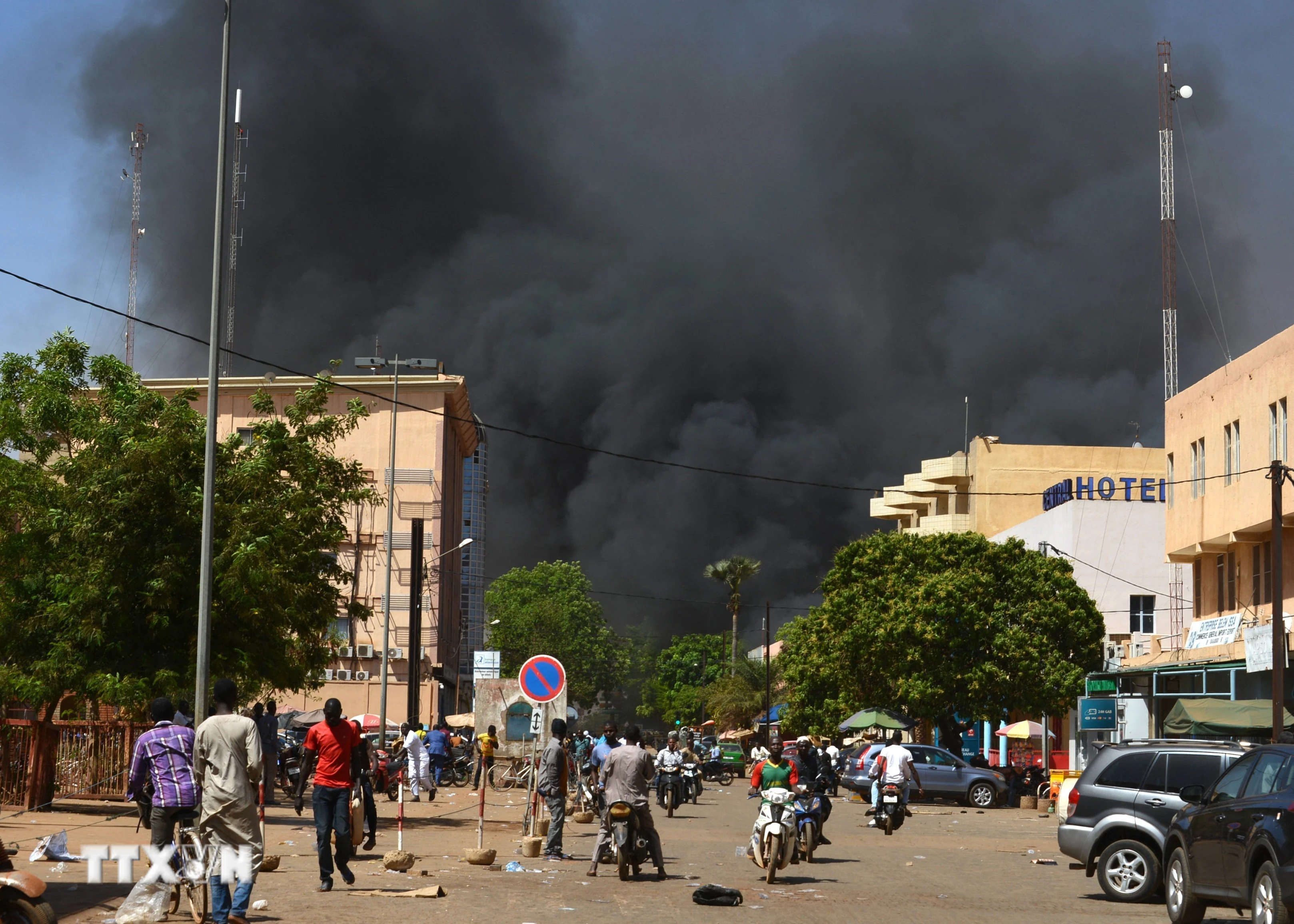 Burkina Faso hứng đòn tấn công khủng bố, hàng chục người thiệt mạng
