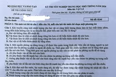 Đề thi môn Vật lý. (Ảnh: PV/Vietnam+)