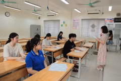 Thí sinh Hà Nội làm thủ tục dự thi vào lớp 10 năm 2026. (Ảnh: Hoài Nam/Vietnam)