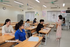 Thí sinh Hà Nội làm thủ tục dự thi vào lớp 10 năm 2026. (Ảnh: Hoài Nam/Vietnam)