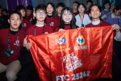 Đội Rise and Shine tại giải FIRST Tech Challenge Vietnam 2024-2025. (Ảnh: PV/Vietnam+)