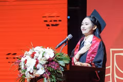 Lương Tùng Chi, sinh viên sinh viên lớp Anh 02, chương trình chất lượng cao Kinh tế đối ngoại tại lễ tốt nghiệp của Trường Đại học Ngoại thương. (Ảnh: PV/Vietnam+)