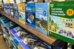 Sách Kết nối tri thức với cuộc sống đang chiếm phần lớn thị phần sách giáo khoa. (Ảnh: PV/Vietnam+)
