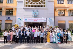 Trường Đại học Quản trị và Kinh doanh Hà Nội (Đại học Quốc gia Hà Nội) trở thành trường đại học công lập đầu tiên đạt chuẩn QS 5 sao. (Ảnh: Vietnam+)