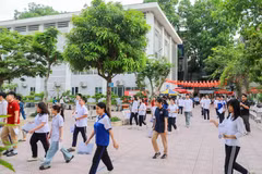 Thí sinh Hà Nội dự thi lớp 10. (Ảnh: Khánh Hòa/TTXVN)