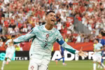 Ronaldo ăn mừng sau khi ghi bàn. (Ảnh: AFP/TTXVN)