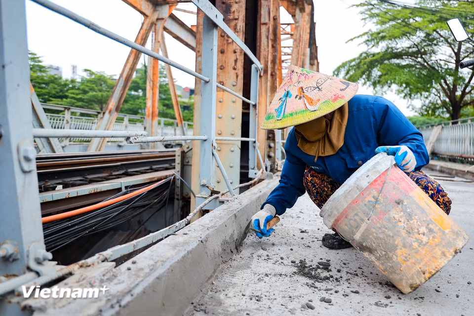 Hiện nay, các hạng mục chính đã hoàn thành, đơn vị thi công đang hoàn thiện những hạng mục phụ cuối cùng trước ngày 27/5. (Ảnh: Hoài Nam/Vietnam+)