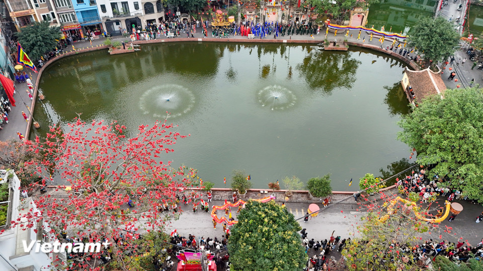 Lễ hội truyền thống của làng Triều Khúc, xã Tân Triều, huyện Thanh Trì, thành phố Hà Nội (nay là phường Thanh Liệt) diễn ra hàng năm từ ngày mùng 9 đến ngày 12 tháng Giêng âm lịch, tại thôn Triều Khúc. (Ảnh: Hoài Nam/Vietnam+)