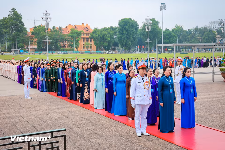 793 đại biểu chính thức là những phụ nữ tiêu biểu, đại diện cho các tầng lớp phụ nữ, các dân tộc, tôn giáo, các độ tuổi, ngành nghề, các lĩnh vực công tác và các vùng miền khác nhau trong cả nước. (Ảnh: Hoài Nam/Vietnam+)