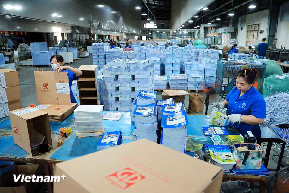 Năm 2026, Bộ Giáo dục và Đào tạo đã phê duyệt 11 sách giáo khoa được chỉnh sửa theo Thông tư số 17/2025/TT-BGDĐT ngày 12/9/2025. (Ảnh: Hoài Nam/Vietnam+)