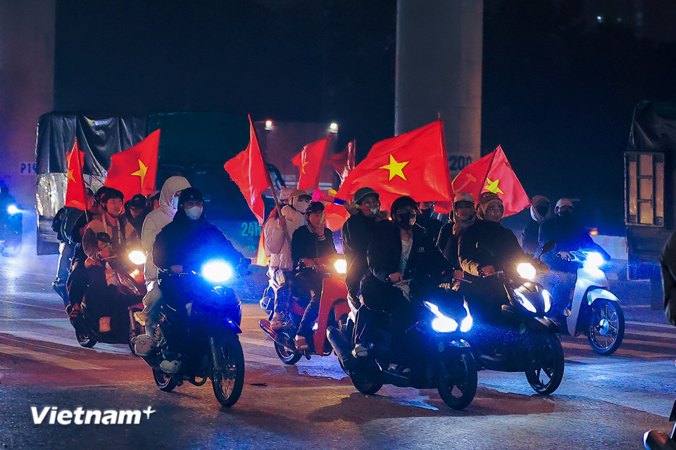 Người dân Việt Nam có cơ hội ăn mừng chiến thắng của đội nhà tại lượt trận tranh giải hạng Ba U23 châu Á 2026 vào đêm 23/1, sau chiến thắng loạt luân lưu cực kỳ căng thẳng. (Ảnh: Hoài Nam/Vietnam+)