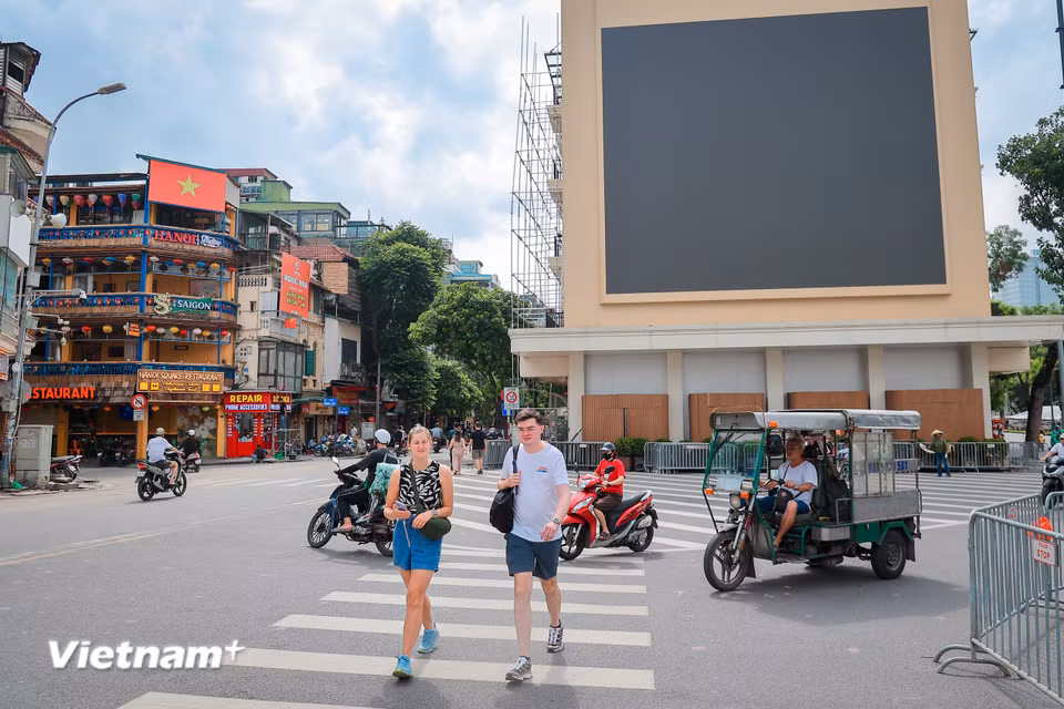 Theo Sở Nông nghiệp và Môi trường Hà Nội, giai đoạn đầu của Đề án "Vùng phát thải thấp trong Vành đai 1" được triển khai từ ngày 1-7 đến hết năm 2026 tại Khu vực 1 và Khu vực 2 thuộc phường Hoàn Kiếm. (Ảnh: Hoài Nam/Vietnam+)
