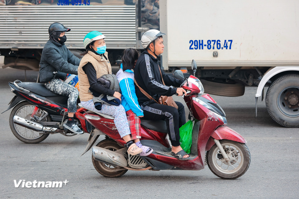 Kỳ nghỉ lễ năm nay, lượng phương tiện trở về Hà Nội vào buổi chiều khá đông nhưng chưa ghi nhận tình trạng ùn tắc. (Ảnh: Hoài Nam/Vietnam+)